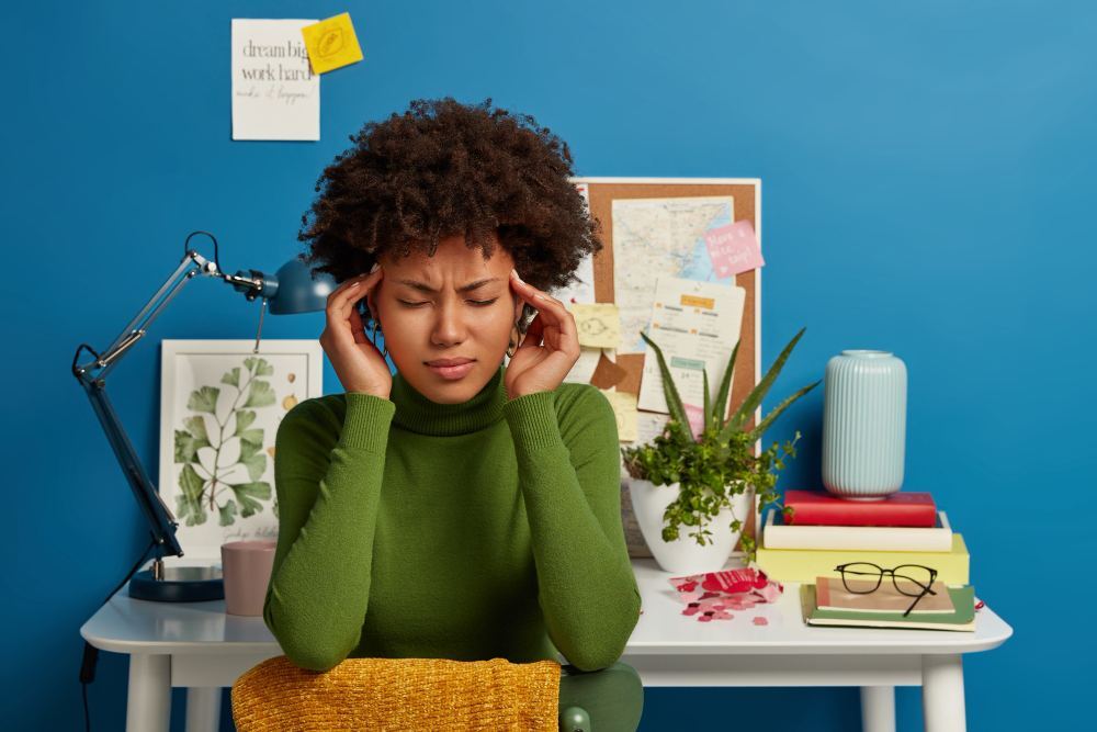 peur-reprendre-travail-apres-burn-out-femme-bureau-travail